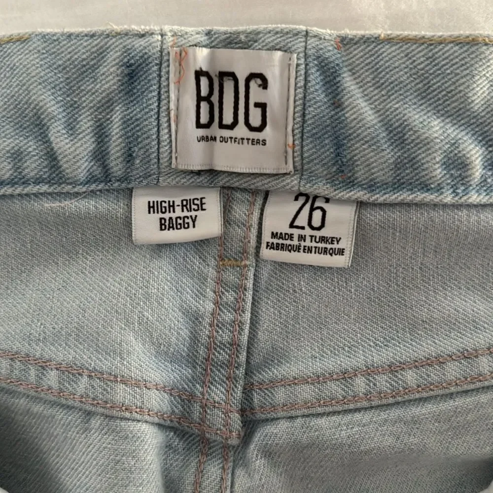 BDG Urban Outfitters Distressed High Rise Baggy Light Wash Denim Jeans- Size 26